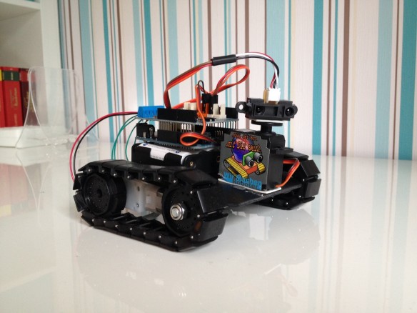 Arduino Roboter auf Panzerketten